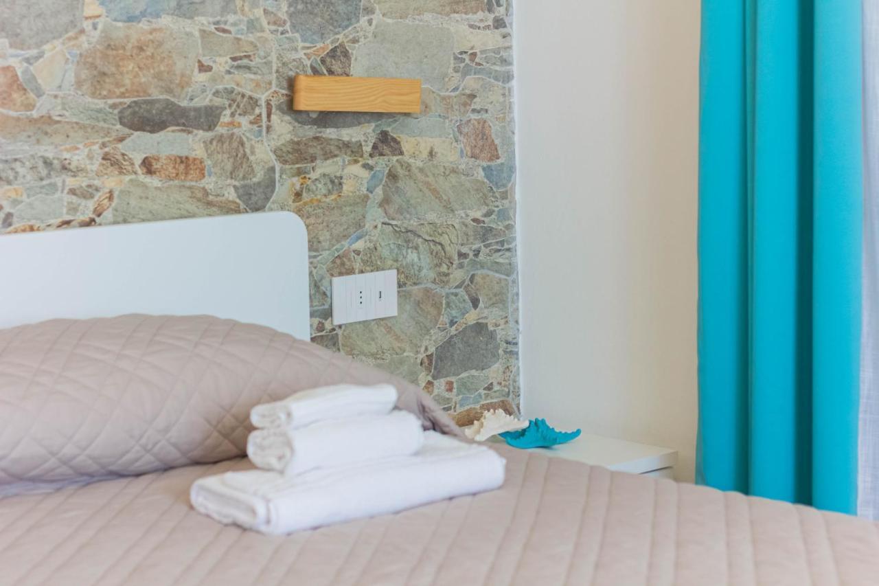 Roccabianca Rooms & Studios Stintino Bagian luar foto