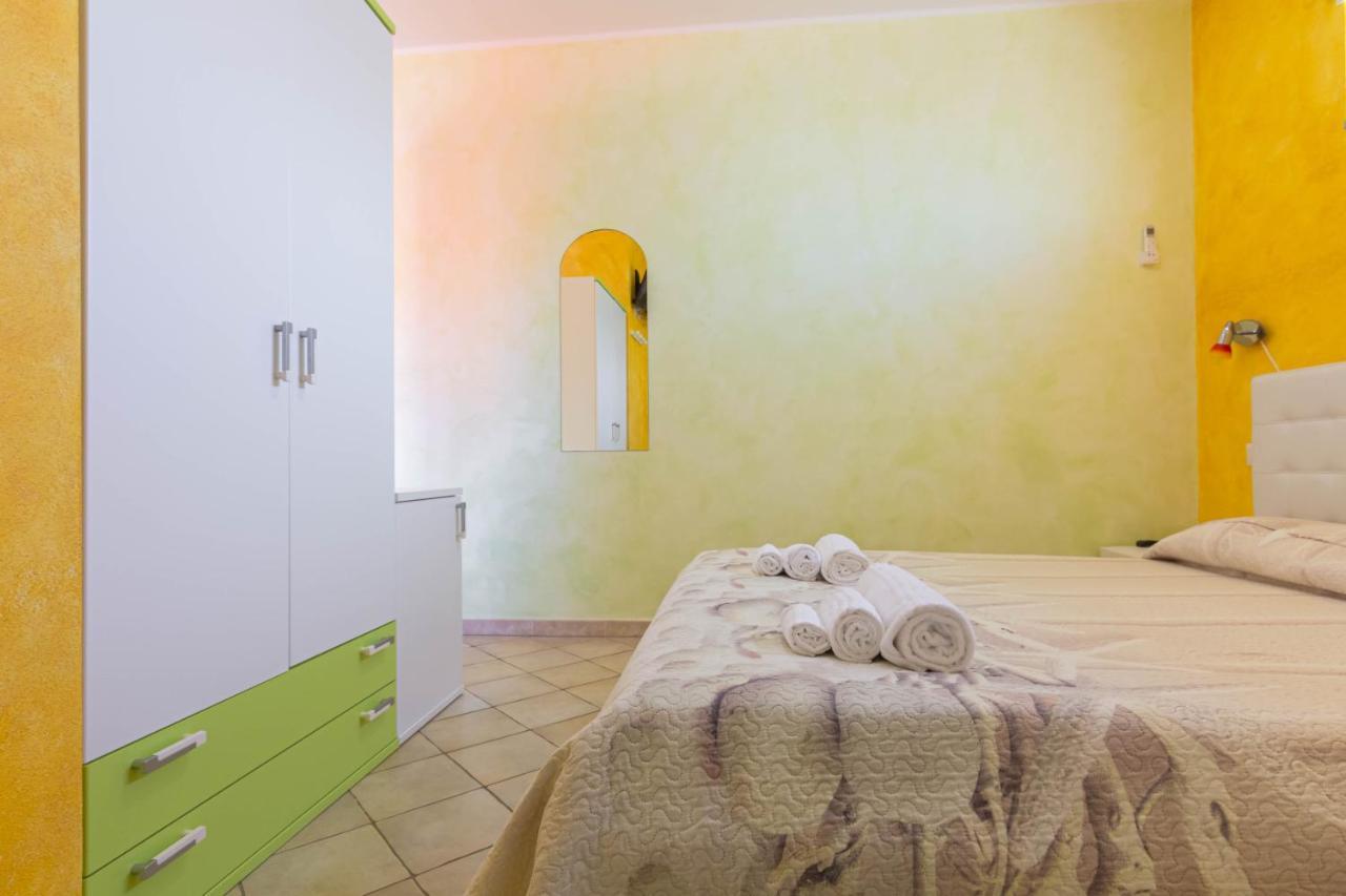 Roccabianca Rooms & Studios Stintino Bagian luar foto