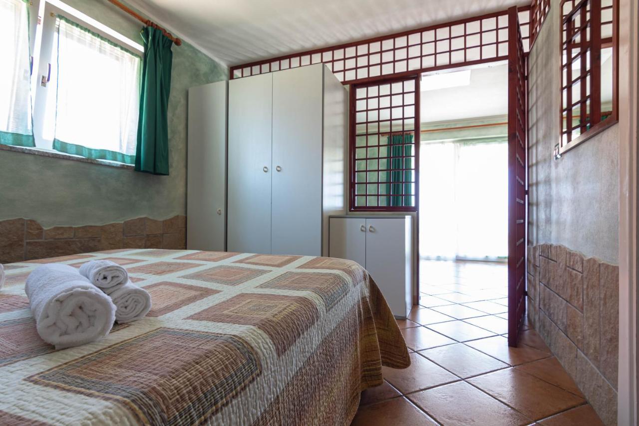 Roccabianca Rooms & Studios Stintino Bagian luar foto