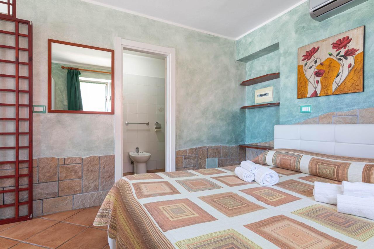 Roccabianca Rooms & Studios Stintino Bagian luar foto